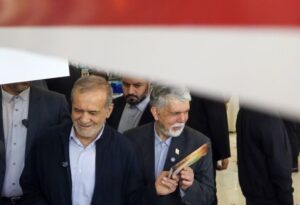 «کتاب‌ها» باید بر اساس مسائل و «نیاز روز جامعه» نوشته شوند/ «مردم» باید این «حق »را داشته باشند که با «آزادی» کتاب مورد نظر خود را برگزینند