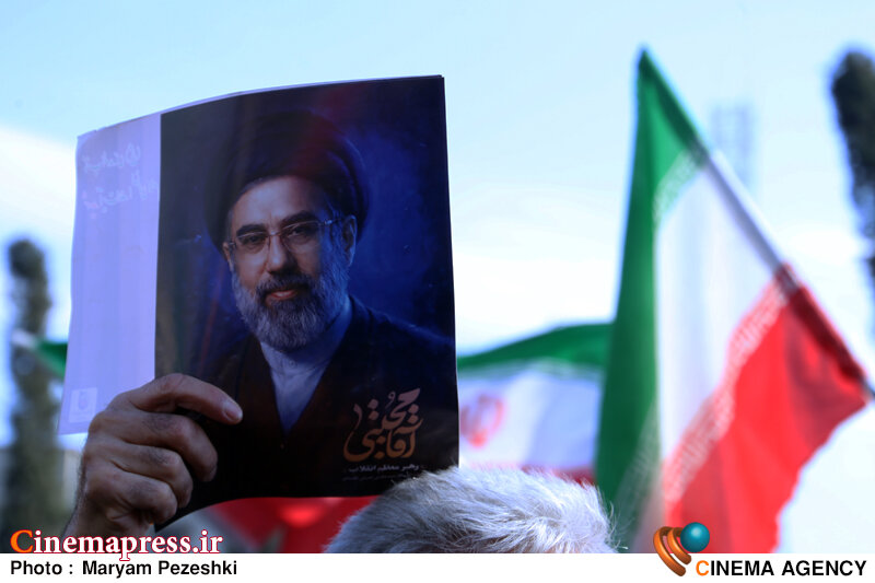 عکس/ بیعت مردم ایران با «امام سیدمجتبی خامنه‌ای»