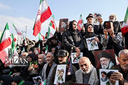 گفت‌وگو با رضا ملایی، گوینده و مجری صدا و سیما در سوگ رهبر شهید و امید به فردای انقلاب/ بیعتی از جنس عشق و ایمان